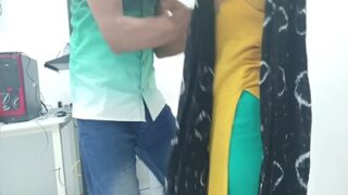 Video Mesum Di Kantor, Pria Ganas Bercinta Dengan Bhabhi Genitnya