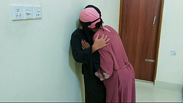 Desi Bhabhi Panas Bikin Video Syur Di Rumah Sendiri