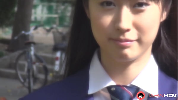 Tomomi Motozawa Menggoda Teman Sekelas Dengan Seragam Sekolah Yang Menggoda