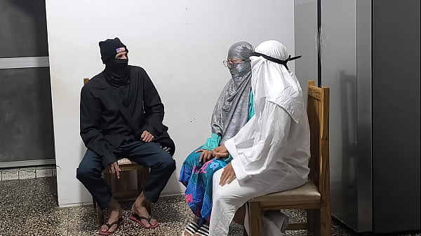 Pergaulan Intim Pasangan Arab! Pasangan Mesum Minta Nasihat Pada Pendeta Arab, Lalu Mereka Lanjutkan Dengan Hubungan Panas. Film Dewasa Arab-latin.