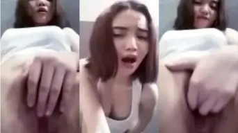 Gadis Bondol Nakal Mainin Jari Tiga