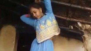 Gadis Desa Bihari Buka-bukaan Dalam Video Panas Solo
