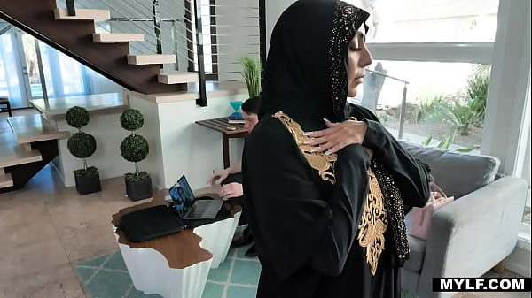 Kylie Kingston Selalu Takut Mengakui Hasrat Terlarangnya, Terlebih Karena Imannya Yang Begitu Ketat.