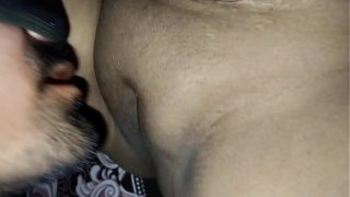 Pasangan India Berahi Di Balik Pintu Tertutup