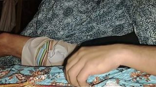 Ibu Tiri Gila Nafsu Semalem Bikin Aku Puas, Jari Masuk Ke Lubangnya Sampe Muncrat Berair.