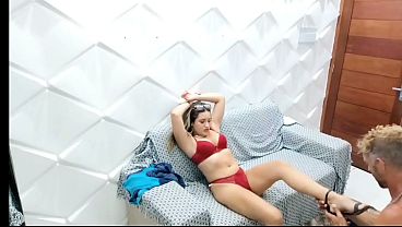 Ibu Mertuaku Yang Masih Muda Sendirian Di Rumah Dan Haus Sentuhan, Aku Datang Dan Dia Langsung Merayuku Untuk Menikmati Lubang Sempitnya Sampai Aku Memuntahkan Semua Isi Di Dalam. Vagninho E Vivi Si Nakal.
