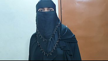 Video Bokep Istri Cantik Berhijab Seorang Master India Lagi Ngentot Keras Di Rumah Gue.
