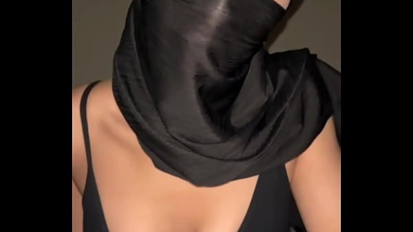 Arab Muslim Jilbab, Toketnya Montok Bikin Ngiler.
