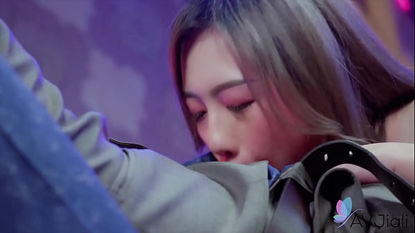 Cewek China Hot Lin Siyu Lagi Ngen**ot Kontol Dan Digeb**k Keras-keras.