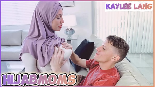 Istri Arab Tersembunyi Dan Bergairah, Kaylee Lang Yang Menggoda