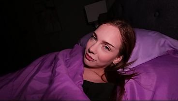 Nginep Satu Ranjang Sama Adik Tiri Mungilku – Venus Vixen