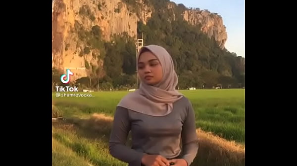 Goyang Maut Bertudung Menggoda