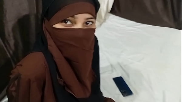 Hot Muslim Kakak Tiri Cabut Hijab Di Ranjang, Minta Digenjot Adik Tiri