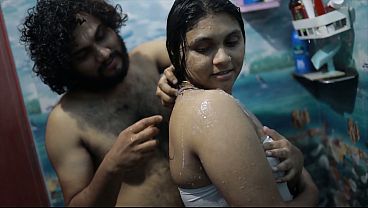 Cewek India Mandi, Adik Tiri, Panas, Romantis, Basah Kuyup