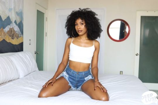 Deep Lush – Olivia Jayy, Pertama Kali Ngewe Sampai Basah Kuyup