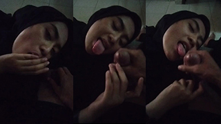 Hijab Dinda Nemenin Ayang Coli Sampai Basah