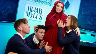 Hijab Mylfs – Butuh Perempuan Beneran Buat Menyenangkan Tiga Kontol Sekaligus