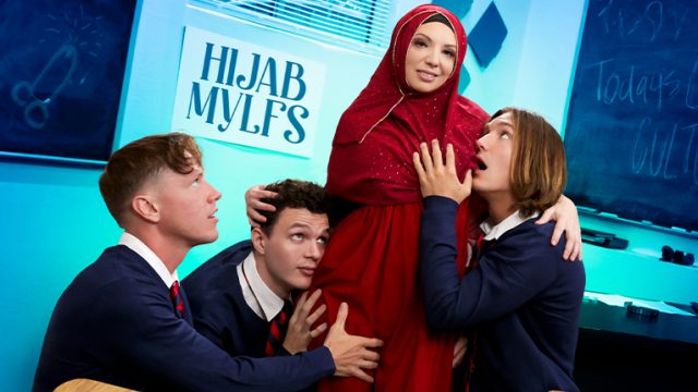 Hijab Mylfs – Butuh Perempuan Beneran Buat Menyenangkan Tiga Kontol Sekaligus