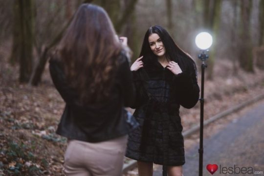 Nonton Elouisa Si Cewek Czech Ngewe Cewek Sendiri, Enak Banget Bikin Makin Pengen!