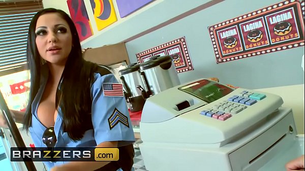 Besar Banget Tits-nya Pake Seragam – (audrey Bitoni, Honey White, Johnny Sins) – Boston Cream – Brazzers