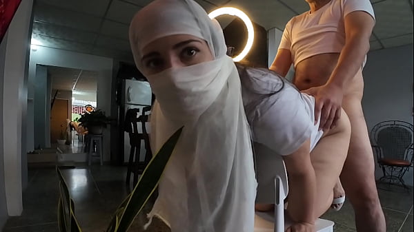 Ibu-ibu Berjilbab Minta Diisi Kontol Di Lubang Belakang Abis Digeboy Habis-habisan – Main Seragam.