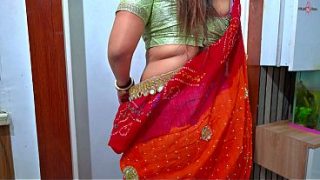 Bhabhi Desi Ghar Ka Kitchen Mein Doodh Wale Ka Bill Chukaya, Jor Se Chudai Ki, Hindi Audio Ke Saath.