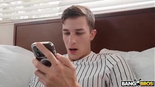 Bangbros – Tiffani Madison, Mami Seksi Bantu Anak Tirinya Parker Ambrose Fokus Belajar Sambil Ngewe
