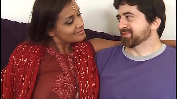Bini Orang, Shriya Aunty, Digebrak Habis Sama Adik Tiri Dan Temennya – Suara Hindi Jelas Bikin Makin Panas