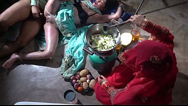 Ibu Tiri Dapur Xxx, Masak-masak Panas Di Dapur India, Gaya Desi, Step Mom Bikin Nafsu Naik