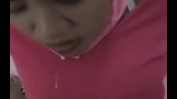 Tubuhnya Tertutup Hijab, Tapi Gerakan Ranjangnya Bikin Malu.