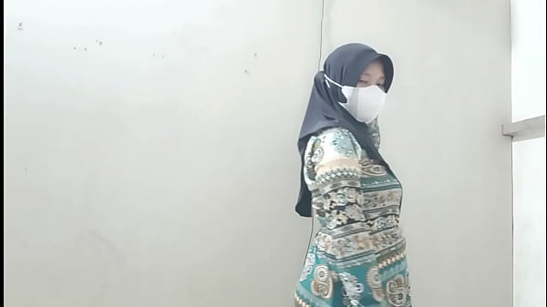 Ngentotin Bini Tetangga Pas Suaminya Cabut Kerja, Enak Banget