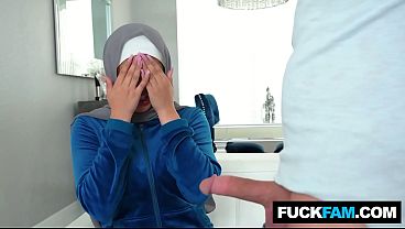 Tetangga Hijabku Kaget Lihat Kontol Gede, Sophia Leone Sama Nicky Rebel