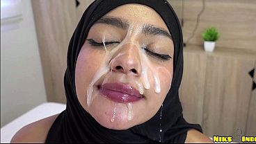 Janda Muda Berjilbab Digebukin Sampe Crot Di Dalem, Habis Itu Dibiarin Aja.