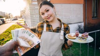 Agen Umum – Kue Krim Dan Mani Di Dalem