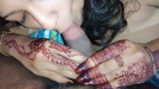 Ibu Orang Lain Ngehisap Kontol Di Ranjang Nikah.