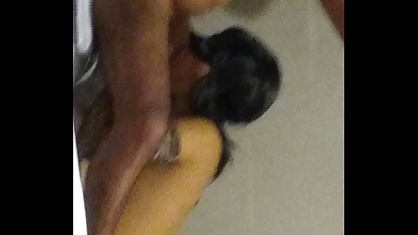 Neha Hisap Kontol Kakak Tiri Sambil Mandi, Suara Desahannya Bikin Makin Panas