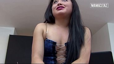 Goyangin Pantat Tebal Latina Pake Rok Mini… Doi Gak Tahan Megang-megang Terus.