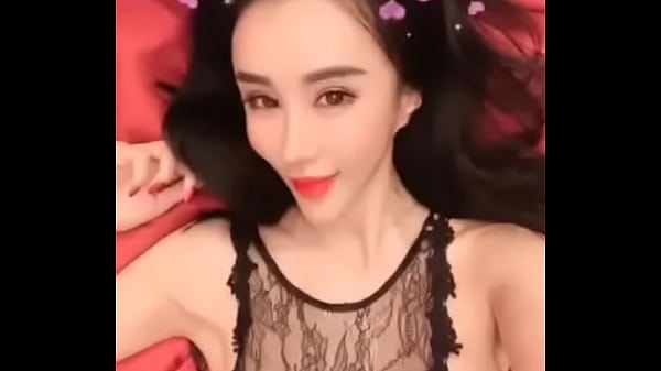 孟晓艺自己摸自己，太骚了