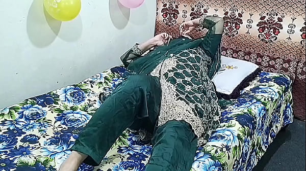 Seorang Istri India Panggil Bocah Muda, Main Gila-gilaan Dengannya, Suara Hindi Panas.