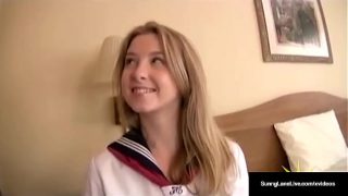 Sunny Lane, Pelajar Amerika, Minta Dicocol Sampe Becek Sama Pria Asia Horny!