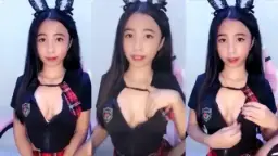 Host Kostum Wibu Buka-bukaan, Nungging Sambil Godain Pascol.