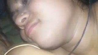 Ibu-ibu Utara India Lagi Ngehisap Kontol Sambil Ngentot Xxx