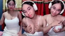 Lisa Chan Hana Goyang-goyang Di Tiktok Bikin Ngilu, Viral Abis Bikin Pengen Liat Lagi.