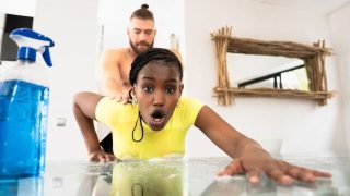 Realita Raja-raja – Ngentot Pembantu Baru Yang Seksi Banget