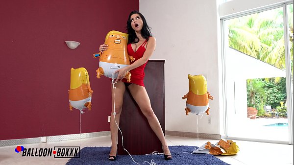 Amateur Boxxx – Mami Rusia Crystal Rush Ngehe Balon Trump Sambil Goget