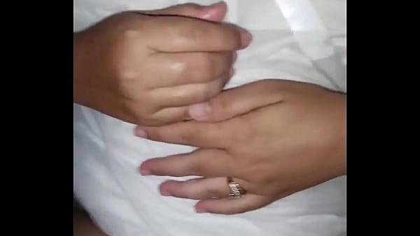 Momen Panas Istri Tetangga Minta Disemprot Dalam.