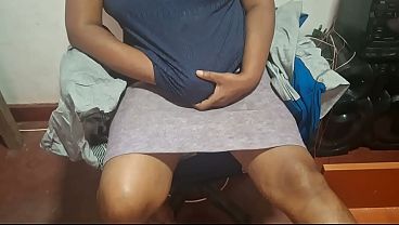 Ibu Tiri India Yang Penuh Rahasia, Siap Menggoda Dengan Pesona Tersembunyi