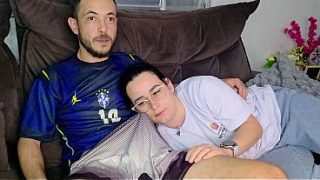 Kakak Tiri Digoda Adik Tiri Sambil Nonton Timnas Brazil, Makin Panas Makin Liar.