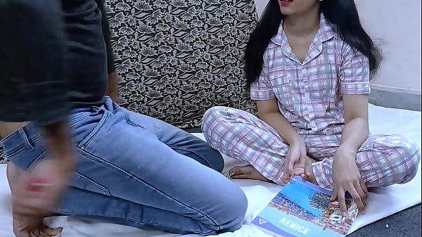 Mami Ki Ladki Ko Nanga Kar Ke Choda, Family Mein Chudai Ka Maza.