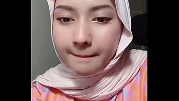 Live Jilbab Hot, Goyangannya Bikin Makin Tegang